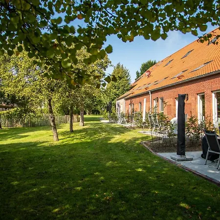 Gulfhof Boomgaarden 6 Lucas Upleward